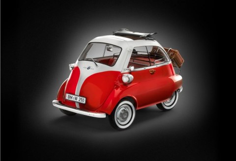 Model plastikowy BMW Isetta 250 70TH AN. 1/16 Model plastikowy BMW Isetta 250 70TH AN. 1/16