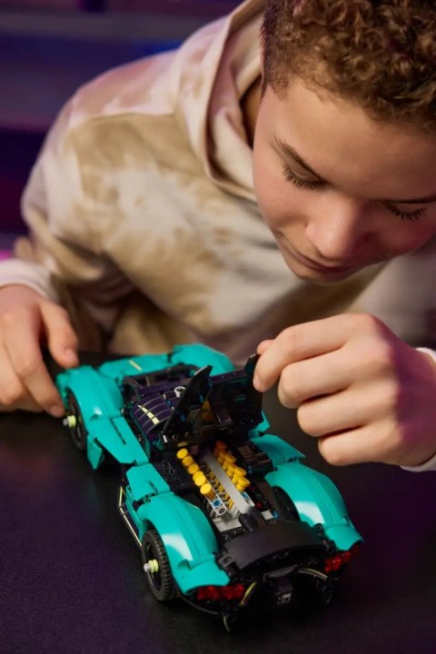 42208 - LEGO Technic - Aston Martin Valkyrie 42208 - LEGO Technic - Aston Martin Valkyrie