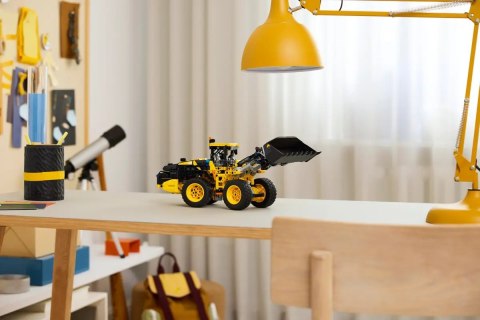 42209 - LEGO Technic - Ładowarka kołowa Volvo L120 Electric 42209 - LEGO Technic - Ładowarka kołowa Volvo L120 Electric