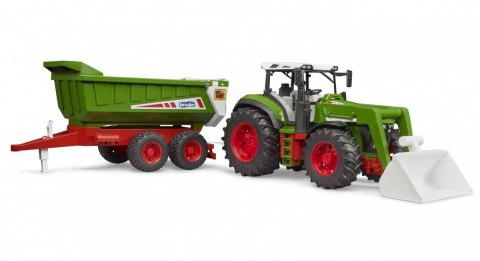 Traktor z ładowaczem czołowym i przyczepą Traktor z ładowaczem czołowym i przyczepą