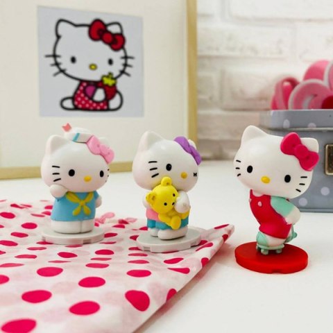 Kolekcjonerska figurka-niespodzianka YOU YOU - HELLO KITTY (na ekspozytorze) Kolekcjonerska figurka-niespodzianka YOU YOU - HELLO KITTY (na ekspozytorze)
