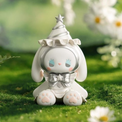 Lucky Emma - Figurka kolekcjonerska z serii „Tajemniczy Las" - PRZYJĘCIE W OGRODZIE Lucky Emma - Figurka kolekcjonerska z serii „Tajemniczy Las" - PRZYJĘCIE W OGRODZIE