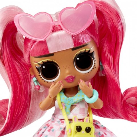 Lalka L.O.L. Surprise Tweens Core Doll, Cherry B.B. Lalka L.O.L. Surprise Tweens Core Doll, Cherry B.B.